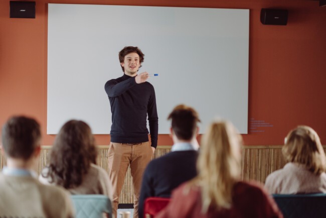 Ormit Talent trainee presenting